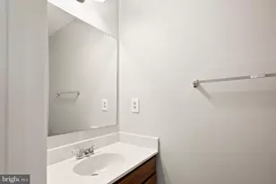 13513 King Charles Dr, Chantilly, VA 20151 - Photo 21