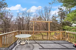 13513 King Charles Dr, Chantilly, VA 20151 - Photo 19