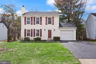 13513 King Charles Dr, Chantilly, VA 20151 - Photo 3