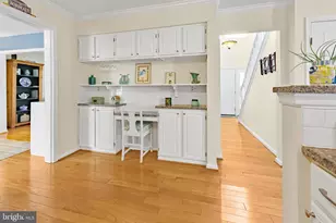 1431 Flynn Ct, Herndon, VA 20170 - Photo 9