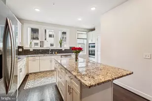 13358 Sherwood Park Ln, Herndon, VA 20171 - Photo 13