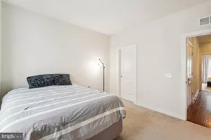 13358 Sherwood Park Ln, Herndon, VA 20171 - Photo 17