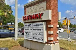 13358 Sherwood Park Ln, Herndon, VA 20171 - Photo 67