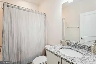 13358 Sherwood Park Ln, Herndon, VA 20171 - Photo 31