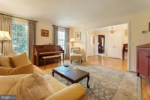 3281 Dutch Mill Ct, Oakton, VA 22124 - Photo 5