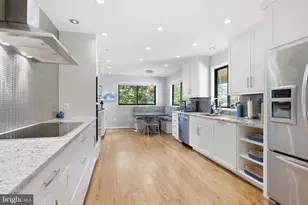 9615 Tinsmith Ln, Burke, VA 22015 - Photo 3