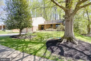 9615 Tinsmith Ln, Burke, VA 22015 - Photo 9