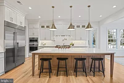 352 Ayr Hill Avenue NE, Vienna, VA 22180 - Photo 13