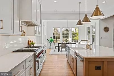 352 Ayr Hill Avenue NE, Vienna, VA 22180 - Photo 15