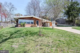 2904 Farmington Dr, Alexandria, VA 22303 - Photo 3