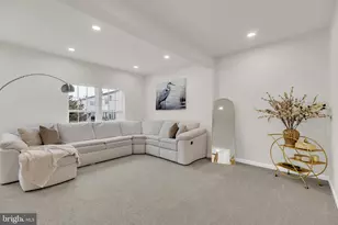 2579 Sutters Mill Dr, Herndon, VA 20171 - Photo 5