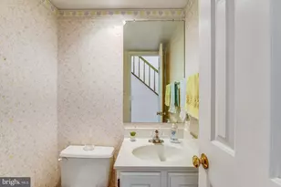 5004 Prince Caspian Ln, Burke, VA 22015 - Photo 17