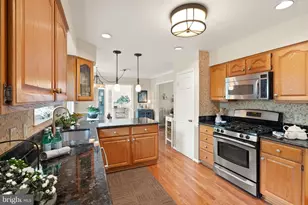 813 Lunenburg Rd, Great Falls, VA 22066 - Photo 25