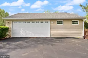 813 Lunenburg Rd, Great Falls, VA 22066 - Photo 75