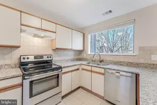 1500 Summerchase Ct, Reston, VA 20194 - Photo 5