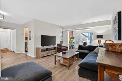 10200 Bushman Drive #121, Oakton, VA 22124 - Photo 1