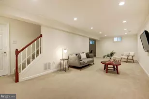 7985 Foxmoor Dr, Dunn Loring, VA 22027 - Photo 37