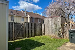 13327 Schwenger Pl, Herndon, VA 20170 - Photo 21