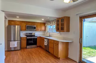 13327 Schwenger Pl, Herndon, VA 20170 - Photo 9