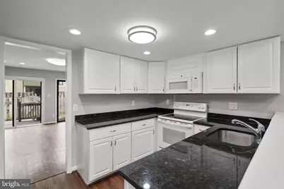 3170 Readsborough Court, Fairfax, VA 22031 - Photo 7