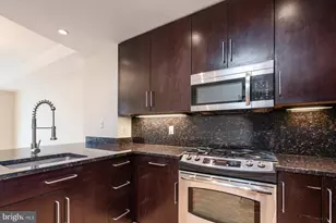 8220 Crestwood Heights Dr, McLean, VA 22102 - Photo 7