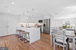 6920 Kenfig Dr, Falls Church, VA 22042 - Photo 13