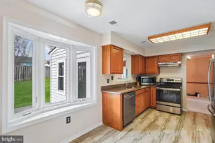 12810 Lady Fairfax Cir, Herndon, VA 20170 - Photo 7