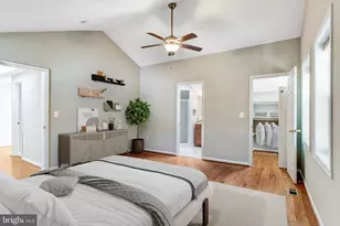 9720 Five Oaks Rd, Fairfax, VA 22031 - Photo 13