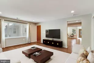 9720 Five Oaks Rd, Fairfax, VA 22031 - Photo 9