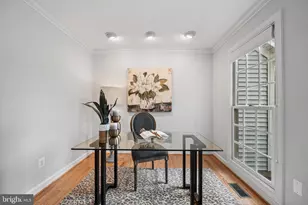 8648 Chase Glen Cir, Fairfax Station, VA 22039 - Photo 13