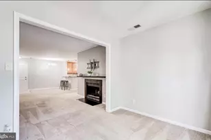 10300 Appalachian Cir, Oakton, VA 22124 - Photo 9