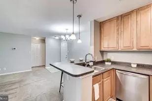 10300 Appalachian Cir, Oakton, VA 22124 - Photo 5