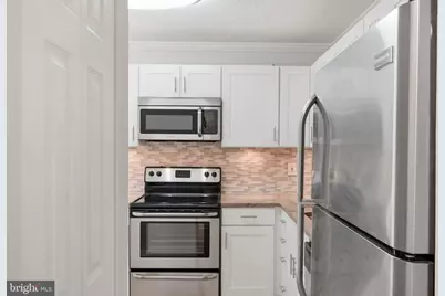 611 Center Street #101, Herndon, VA 20170 - Photo 7