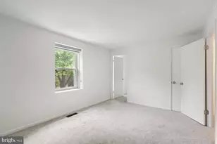 3050 Silent Valley Dr, Fairfax, VA 22031 - Photo 15