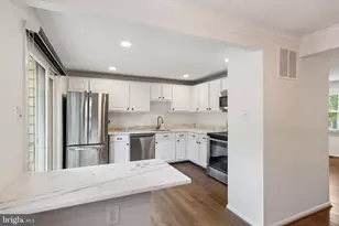 3050 Silent Valley Dr, Fairfax, VA 22031 - Photo 5