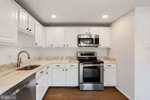 3050 Silent Valley Dr, Fairfax, VA 22031 - Photo 3