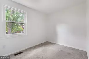 3050 Silent Valley Dr, Fairfax, VA 22031 - Photo 17