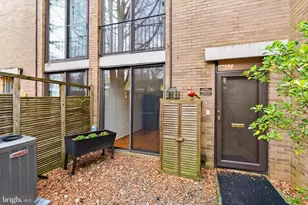 11465 Washington Plaza W, Reston, VA 20190 - Photo 1