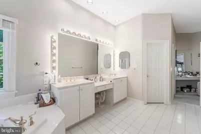 7405 Old Maple Sq, McLean, VA 22102 - Photo 45