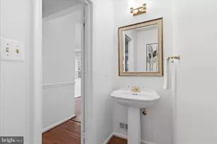 2184 Pond View Ct, Reston, VA 20191 - Photo 19