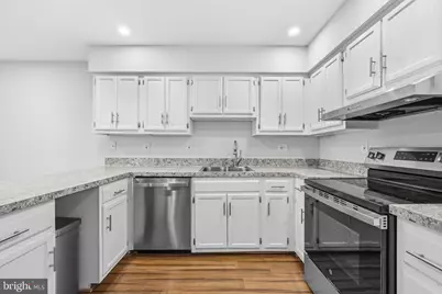 2009 Headlands Circle, Reston, VA 20191 - Photo 5