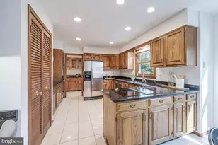 1807 Abbey Glen, Vienna, VA 22182 - Photo 23