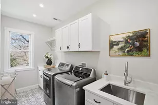 8228 Westchester Dr, Vienna, VA 22182 - Photo 49