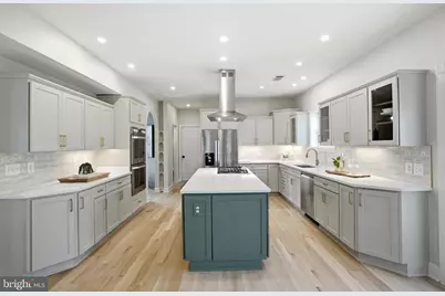 8228 Westchester Drive, Vienna, VA 22182 - Photo 23