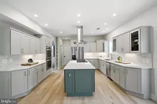 8228 Westchester Dr, Vienna, VA 22182 - Photo 23