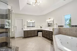 8228 Westchester Dr, Vienna, VA 22182 - Photo 37