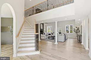 8228 Westchester Dr, Vienna, VA 22182 - Photo 5