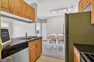 12144 Garden Grove Cir, Fairfax, VA 22030 - Photo 11