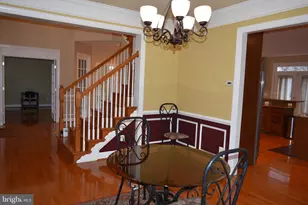 8708 Flowering Dogwood Ln, Lorton, VA 22079 - Photo 5