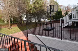 8708 Flowering Dogwood Ln, Lorton, VA 22079 - Photo 37